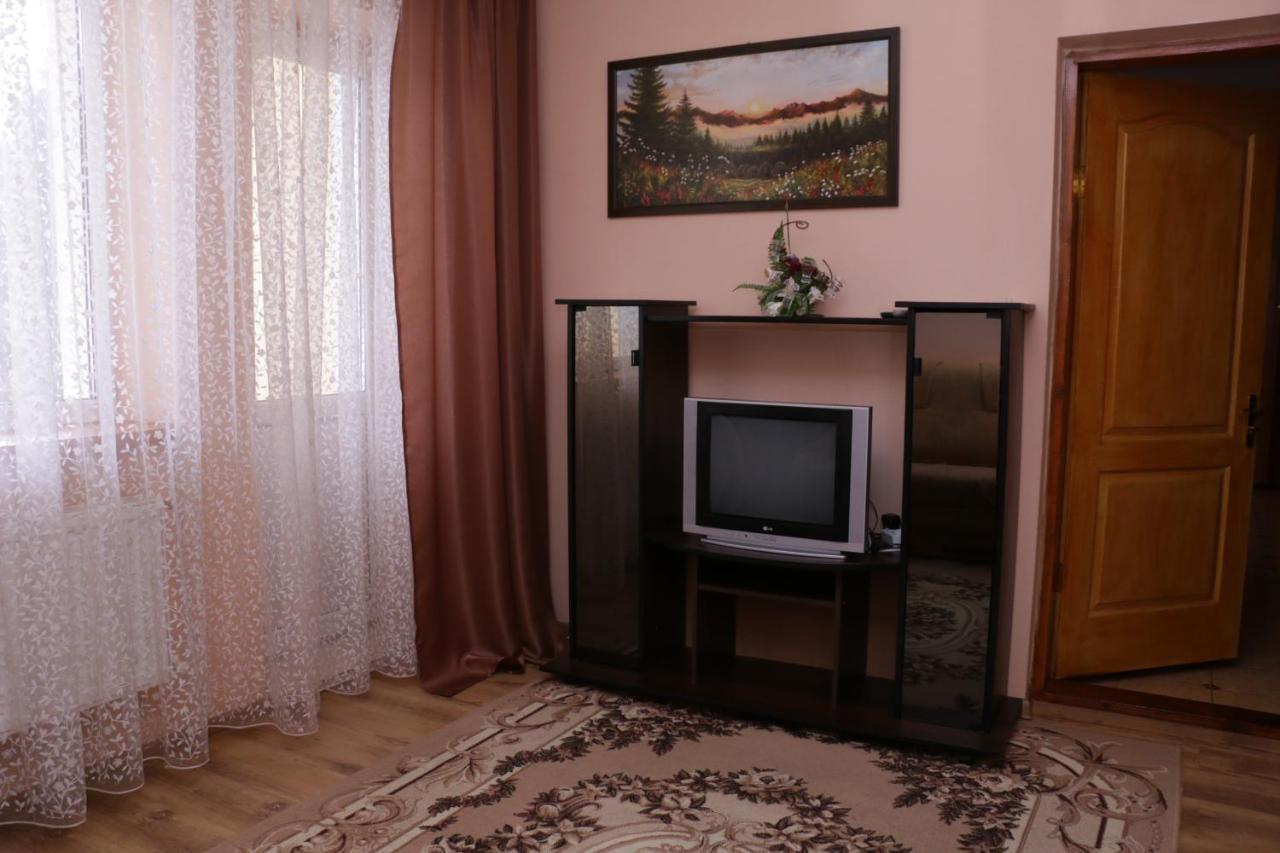 Hotel Karpatskyi Maetok à Slavsko Extérieur photo